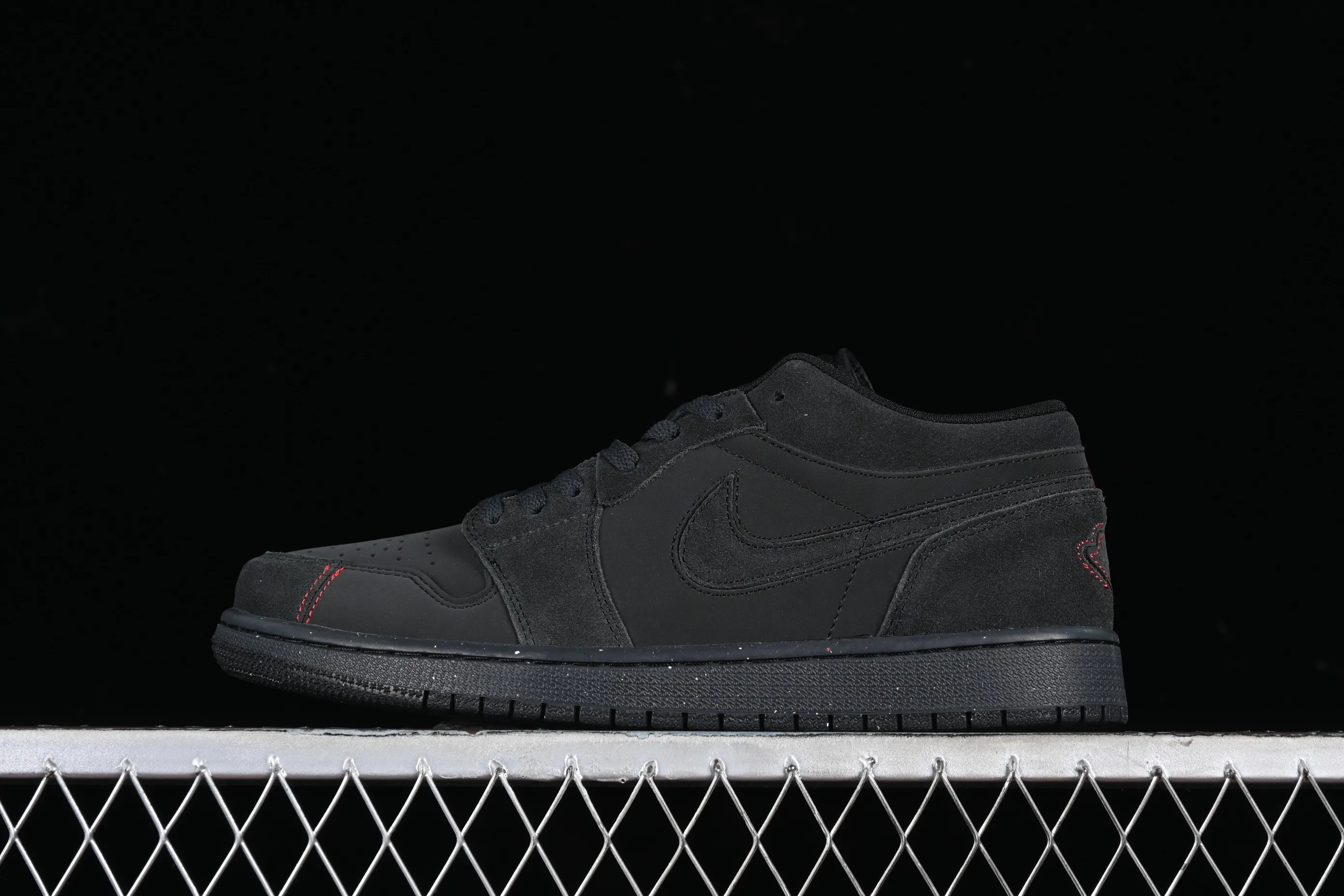All categories Air Jordan Jordan series basketball shoes Air Jordan 1 Low Z version Air Jordan 1 Low SE Craft "Dark Smoke Grey" AJ1 Joe 1 dark smoke gray low-top cultural casual sneakers FD8635-001